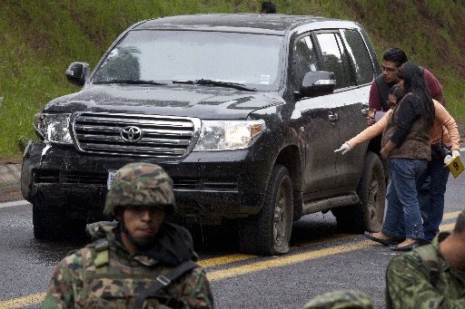 Confirman que PF atacó auto diplomático  Mexico_Embassy_Vehicle_Shooting_JPEG-0e6c3_t670x470