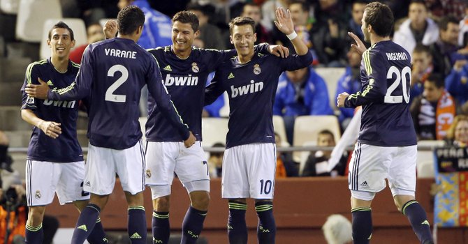 Real Madrid aplasta al Valencia en Mestalla