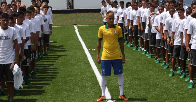 El planeta fútbol en partidos amistosos
