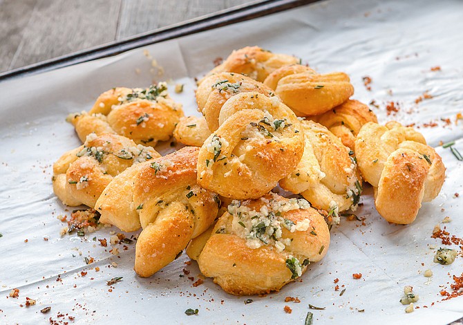 Nuditos de queso y hierbas