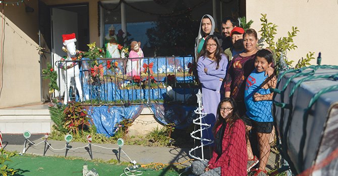 Difieren en su visión, pero las familias expresan, a su manera, su forma de celebrar Navidad
