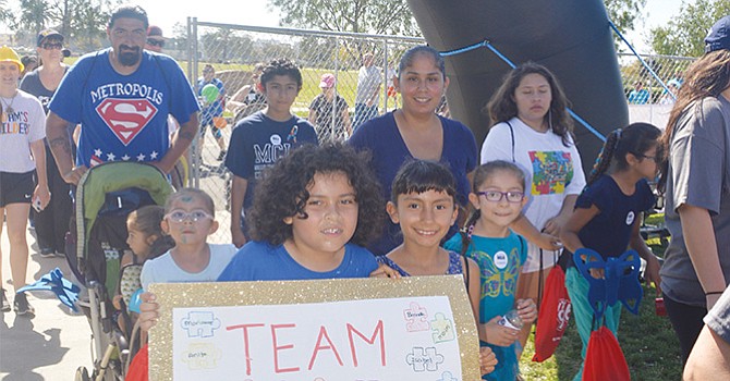 Cientos de familias participan en caminata Autism Speaks