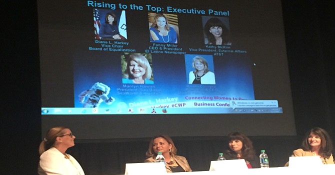 “Caminar hacia delante”, el secreto de cuatro mujeres ejecutivas que participaron en interesante Panel