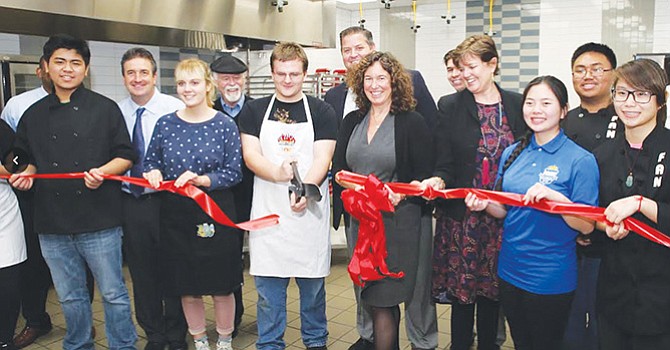Modernas instalaciones del Programa de Artes Culinarias, fueron inauguradas en Mira Mesa High School