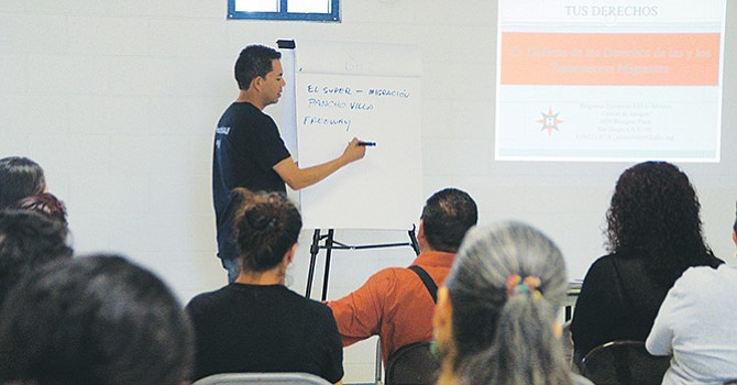 Ayudan a la comunidad a despejar temores y rumores