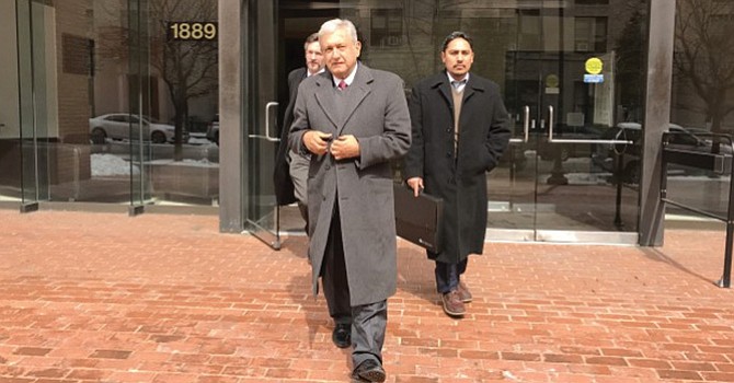 Abrir oficinas en EU, se propone el Partido Morena liderado por el candidato Manuel López Obrador