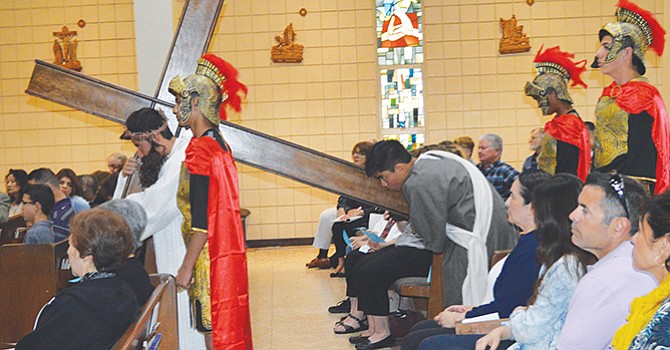 Representan la Pasión de Cristo