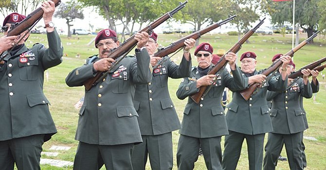 Presentan legisladores iniciativas que facilitarían la construcción de instalaciones médicas para veteranos