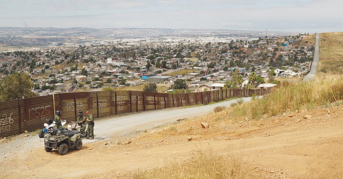 Planean iniciar la construcción del muro en San Diego, el próximo año