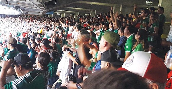 ¡A cumplir castigo! desde la tribuna, Osorio vio ganar en Estadio Qualcomm a selección alternativa