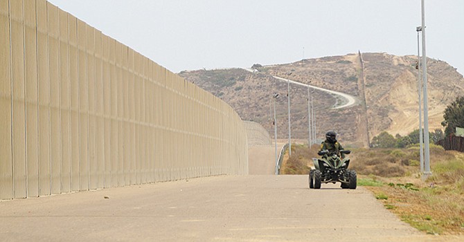 “Construcción del muro ignorará daños ambientales”: HSD