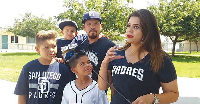Tras años de sufrimiento, niño recibe grata sorpresa, lanzó la primera bola del partido de los Padres de San Diego contra los Gigantes de San Francisco