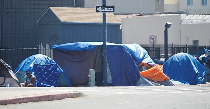 En una acción de emergencia, frente el brote de hepatitis ‘A, el gobierno de SD anuncia nuevo plan para albergar a ‘homeless’