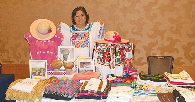Abre Centro de Capacitación; mujeres emprendedoras locales cuentan con escaparate de promoción de sus productos