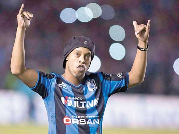 Ronaldinho regresa  a Querétaro