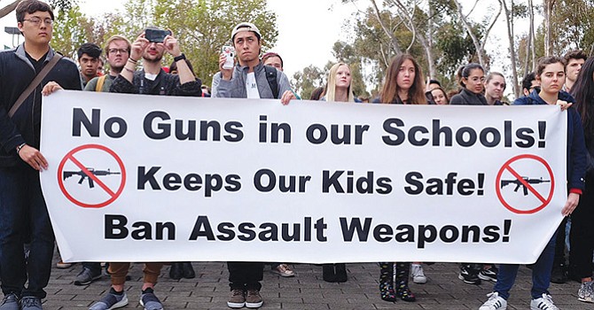 Aumentan advertencias en escuelas del condado de SD, tras la reciente tragedia ocurrida en Florida