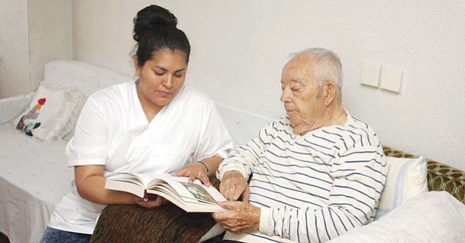 Alzheimer encarece; se dispara la carga económica para las familias de los pacientes y el gobierno