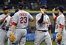 El equipo de San Luis festeja su primer triunfo contra los Rangers de Texas