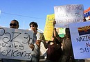 Entre once y doce millones de indocumentados viven y trabajan en la sombra, con el credo en la boca para no ser deportados