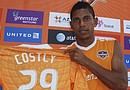 Carlos Costly durante la presentación oficial con el Dynamo en 2011