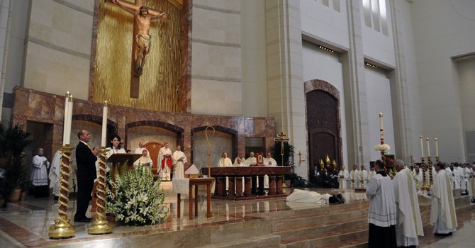 Nuevo obispo católico ordenado en Houston