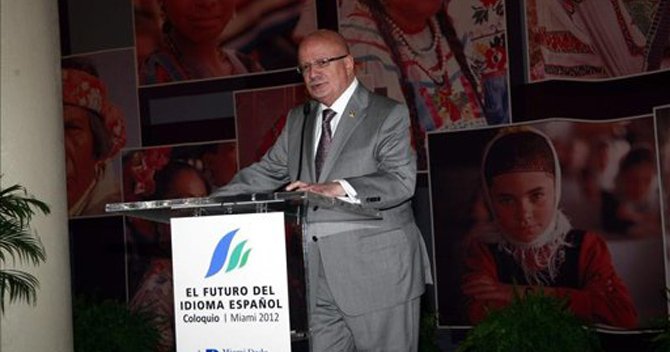El español ha derrotado en EU el "disparate político" de "English only"