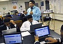A pesar de haber obtenido buenos logros en los últimos meses, el Distrito Escolar Independiente de Houston debe mejorar aún más en disminuir la deserción de sus estudiantes.