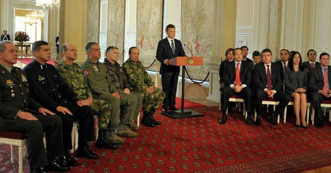 Anuncian diálogos de paz en Colombia