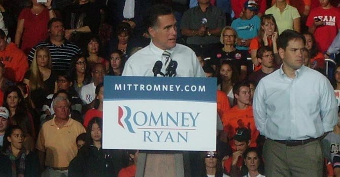 Romney quiere más comercio en español