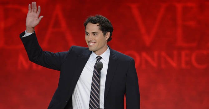 "Mi padre ayudará a los hispanos", dice Craig Romney