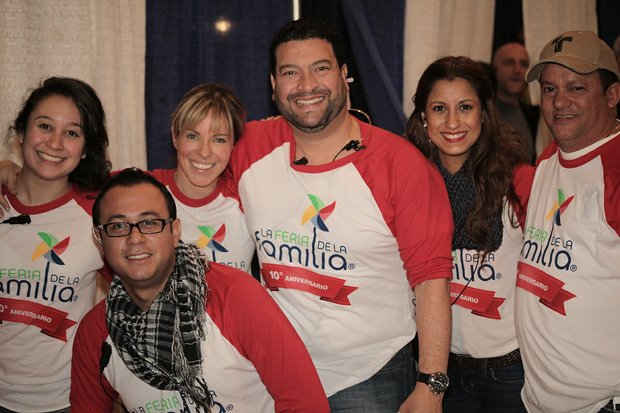 Participantes en la Feria de la Familia de Telemundo.