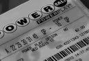 Esta lotería ofrece opciones para percibir el premio: cobro en efectivo de una sola vez, o el cobro distribuido a lo largo de 10, 20 ó 30 años.