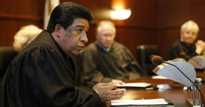 Illinois elige primer latino en la Corte Apelaciones