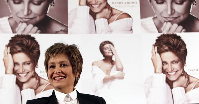 Daniela Romo lanza disco por sus 40 años de carrera