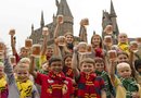 Butterbeer, la bebida sin alcohol cuyo sabor es una reminiscencia de galletas de mantequilla y butterscotch, y se sirve fría o congelada.