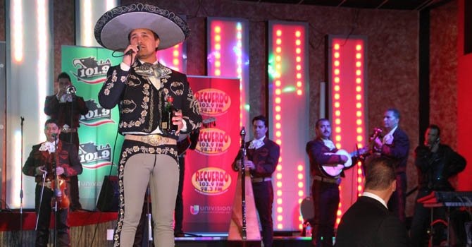 Eligen a "Rey del Mariachi" en un concurso