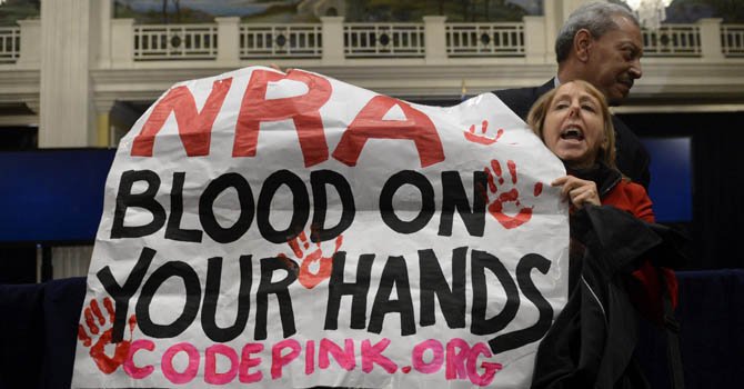 NRA rechaza limitar venta de armas