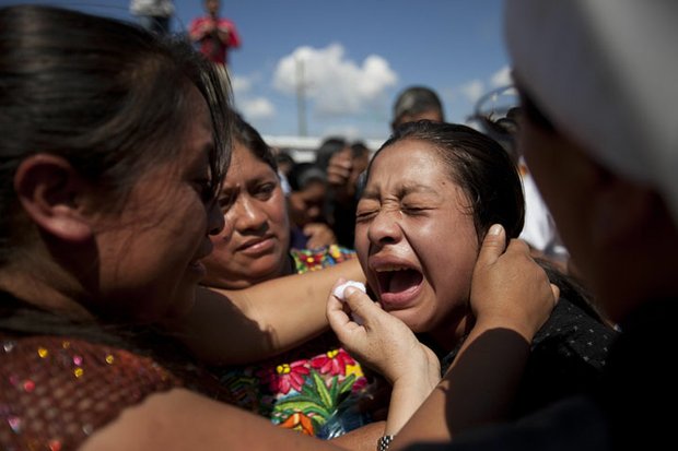 El 7 de noviembre un terremoto de 7,2 sacudió Guatemala matando a 48 personas, hiriendo a más de 200 y afectando a 1,2 millones. El Gobierno declaró estado de calamidad.