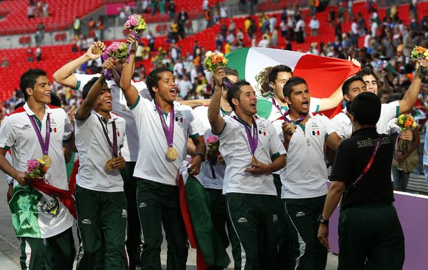 México conquistó su primera medalla de oro en fútbol olímpico al derrotar a Brasil en la final de los Juegos de Londres 2012, que se realizaron del 27 de julio al 12 de agosto.