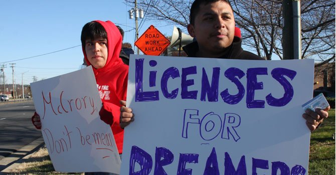 Arizona: piden licencias para los Dreamers