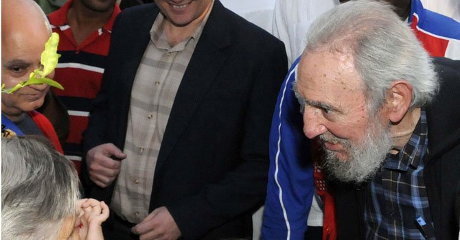 Fidel Castro hace sorpresiva aparición