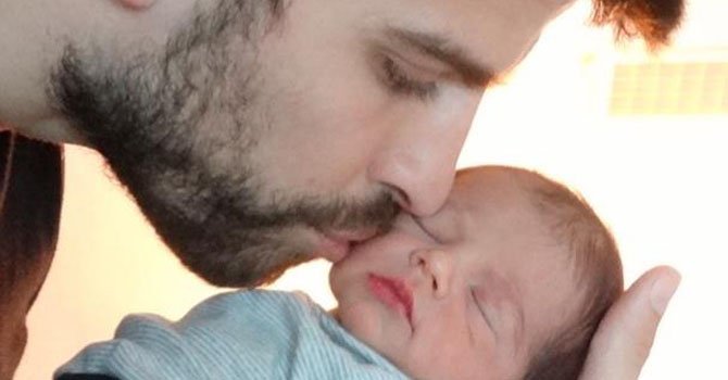 Shakira publica foto de sus dos amores