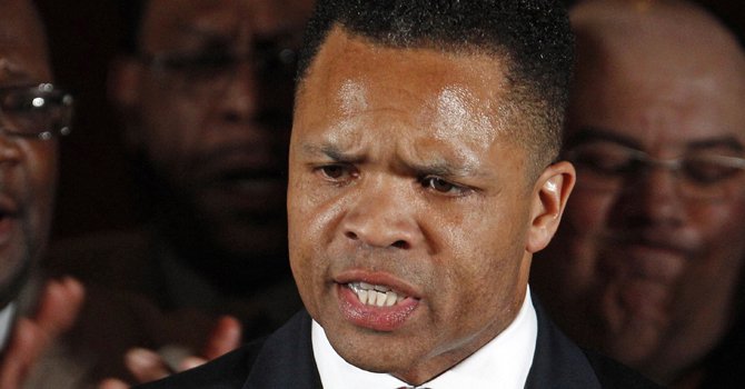 Ex legislador Jesse Jackson culpable de malversar fondos
