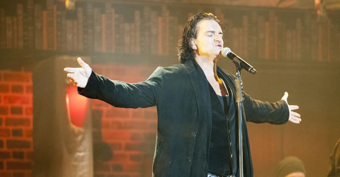 Ricardo Arjona le rinde tributo a los indocumentados