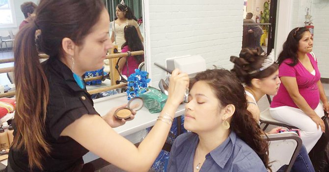 Quinceañera: el maquillaje es el toque final
