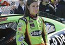 La piloto Danica Patrick encabezó la clasificación para la carrera Daytona 500, y se convirtió en la primera mujer en ganar la pole position en la popular categoría NASCAR.