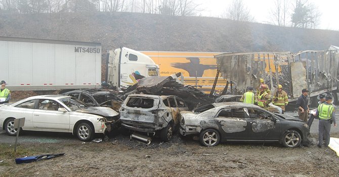 VA: reabren autopista tras fatal accidente en cadena