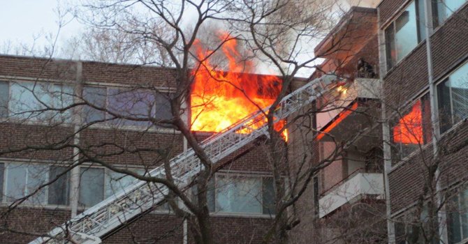 Un muerto y tres heridos deja incendio en MD