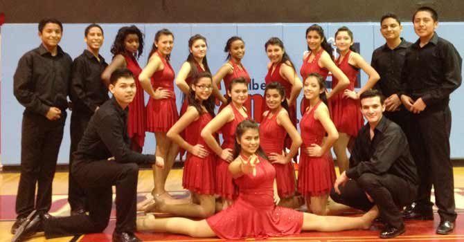 El baile los une como familia