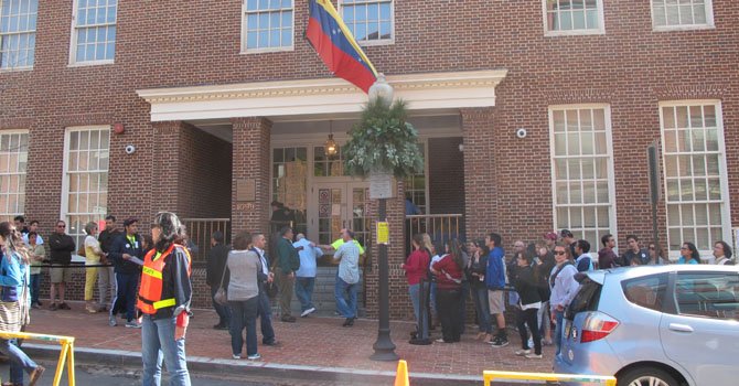 Venezolanos protestan en DC "por la verdad"